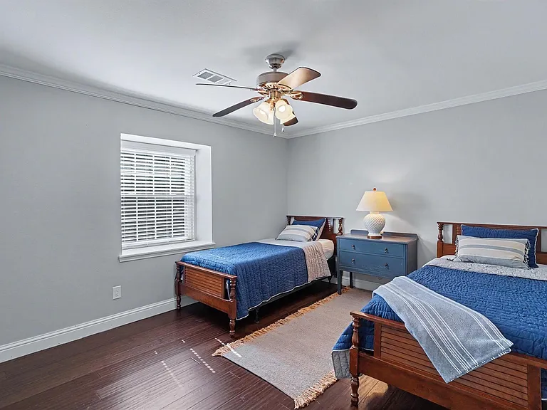 726 Thistlewood Dr — Photo 26