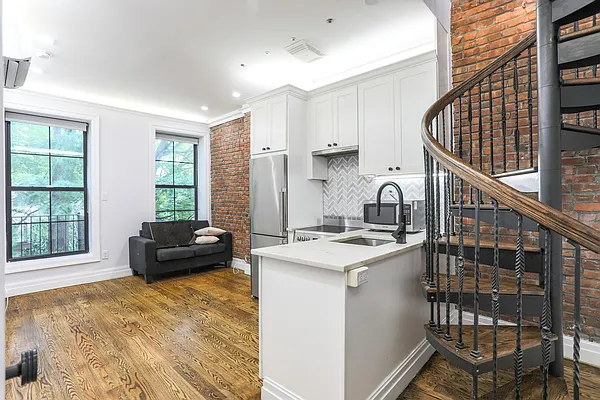 Rented by Pinn Realty | media 38