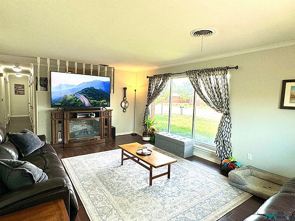 5th image of 3012 Axtell St