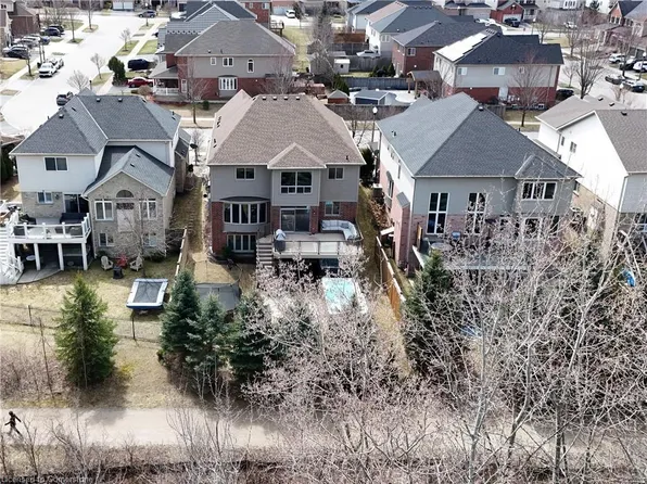 537 Topper Woods Cres, Kitchener, ON N2P 2Y3