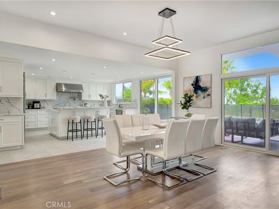16168 Royal Oak Rd, Encino, CA, 91436