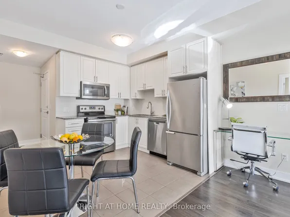 2486 Old Bronte Rd #423, Oakville, ON L6M 0Y4