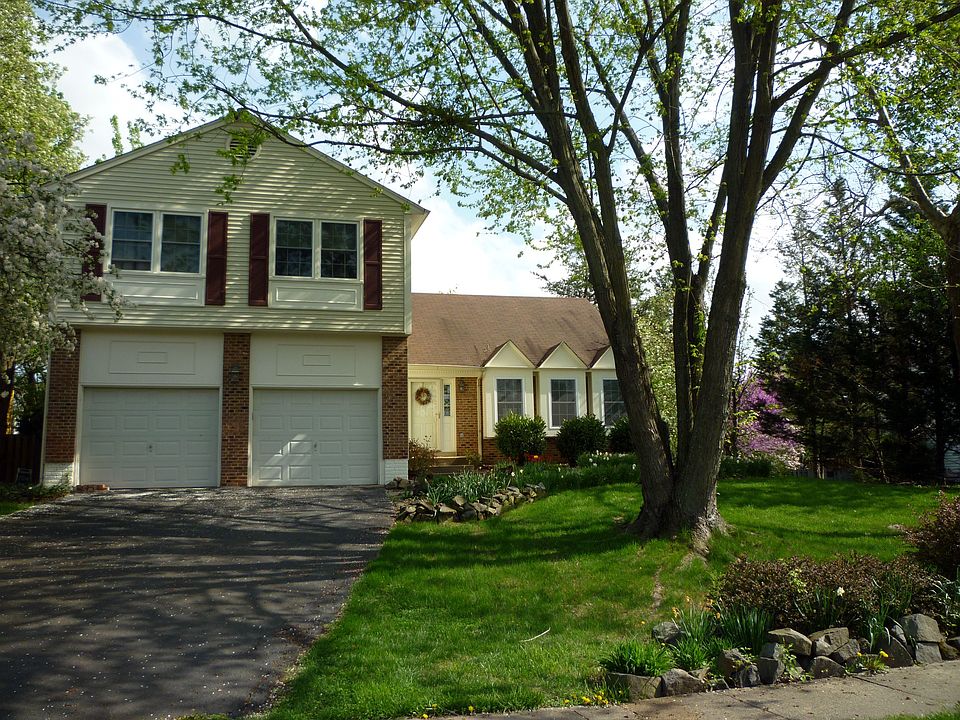 1st image of 13405 Melville Ln