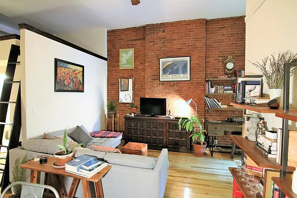 Rented by JK Dansar Corp | media 45