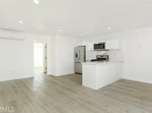 6745 Laurel Canyon Blvd APT 202, North Hollywood, CA 91606
