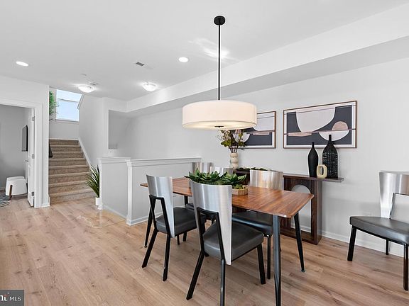 5th image of 253 Chapel Ct #84A