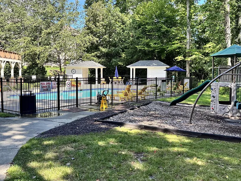 43 Foxden Dr #204 — Photo 26