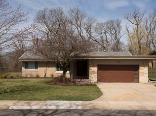 528 River Oaks Dr, River Forest, IL 60305