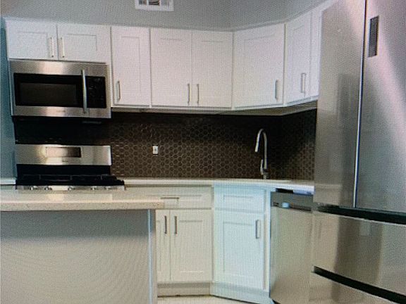 5th image of 348 Artist Lake Dr #2