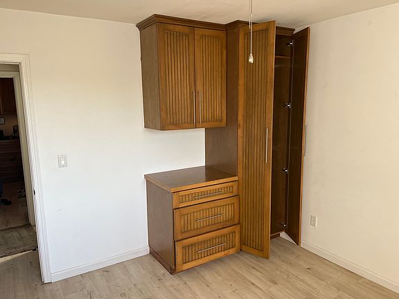2nd image of 2888 Nye St