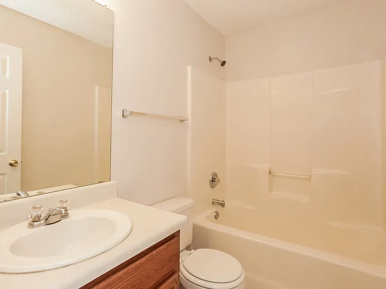 14014 Riding Hill Ave — Photo 21
