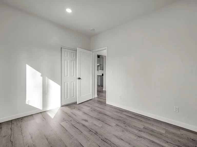 5842 Denver Ave — Photo 13