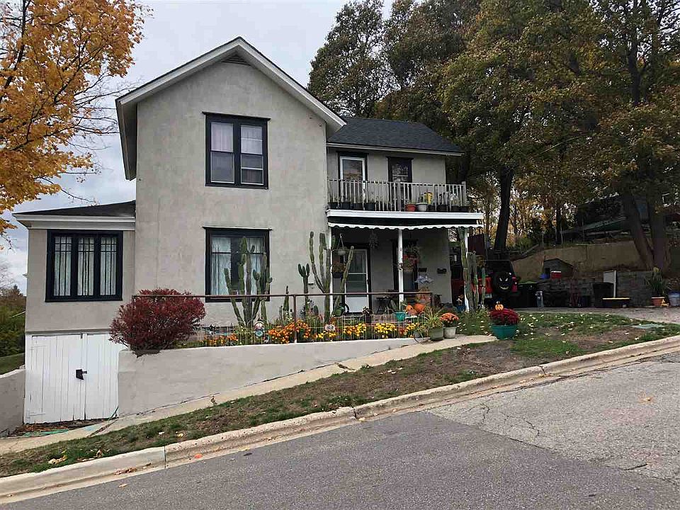 1st image of 819 Emmet St
