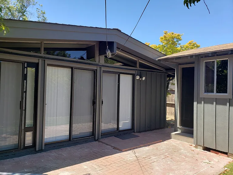 10400 Johnson Ave — Photo 3
