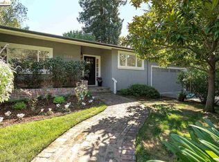 5800 Pinewood Rd, Oakland, CA 94611