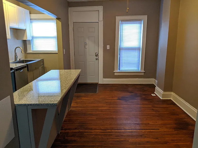 392 E Tompkins St — Photo 5