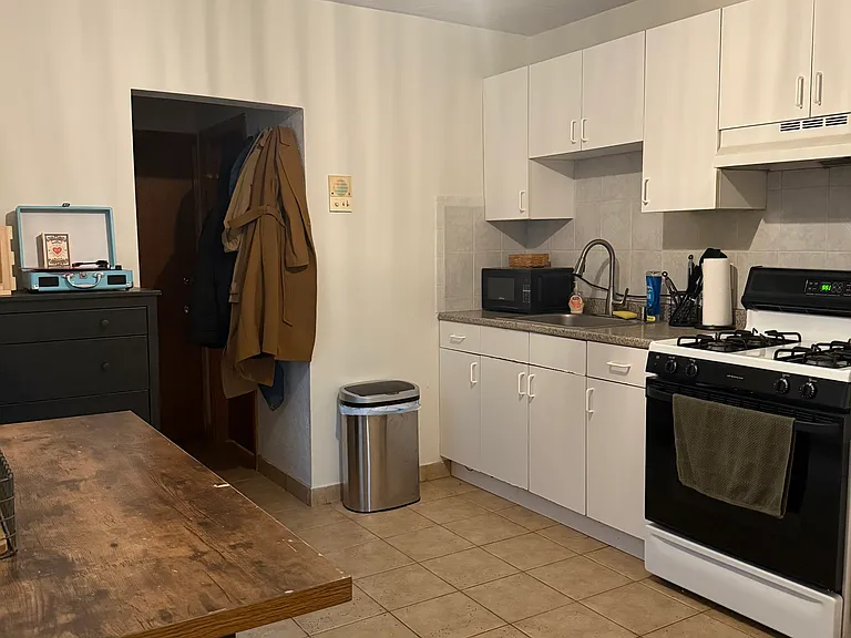 156 Salem St #3R — Photo 9