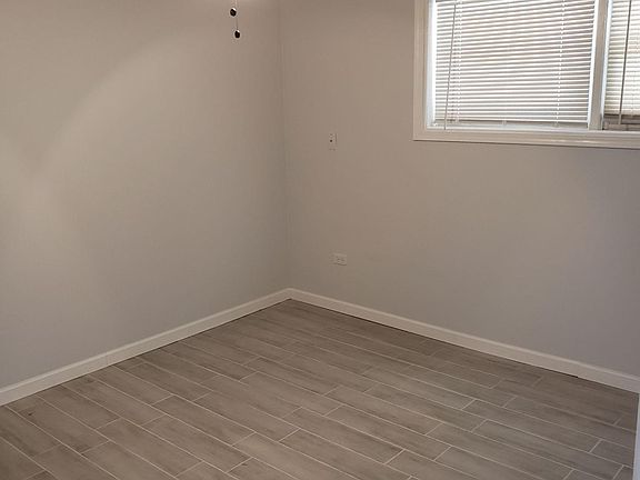 5th image of 5940 S Kilbourn Ave #1G