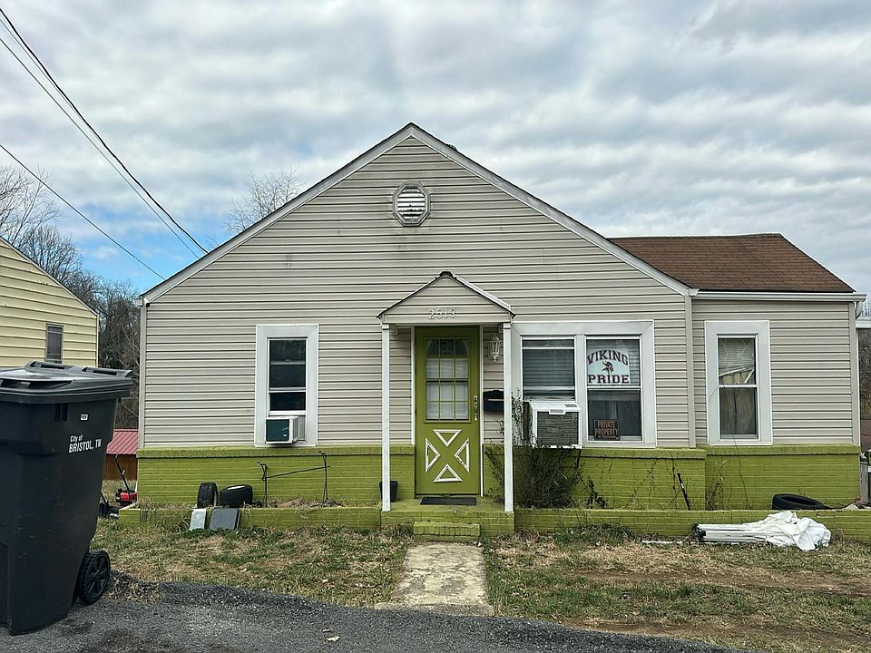 1st image of 2513 Bay St