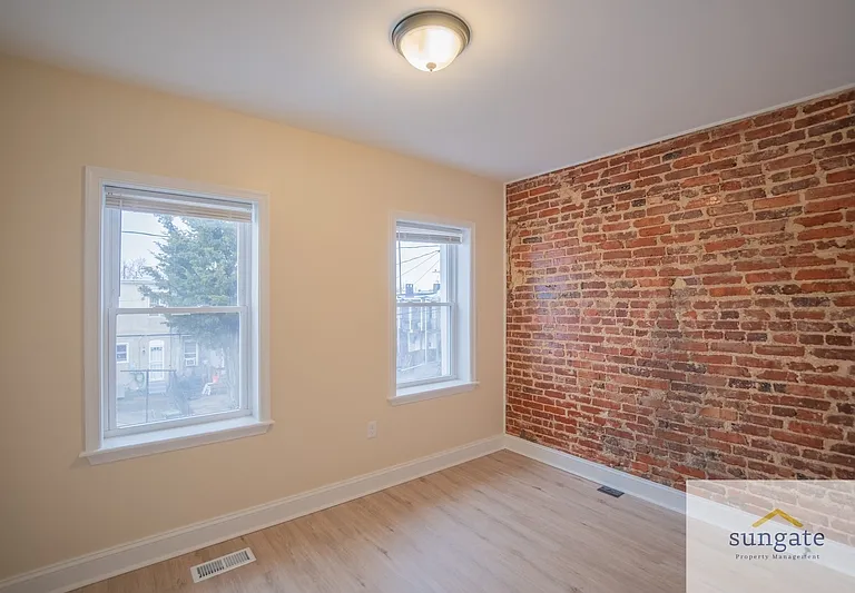 3205 Esther Pl — Photo 11