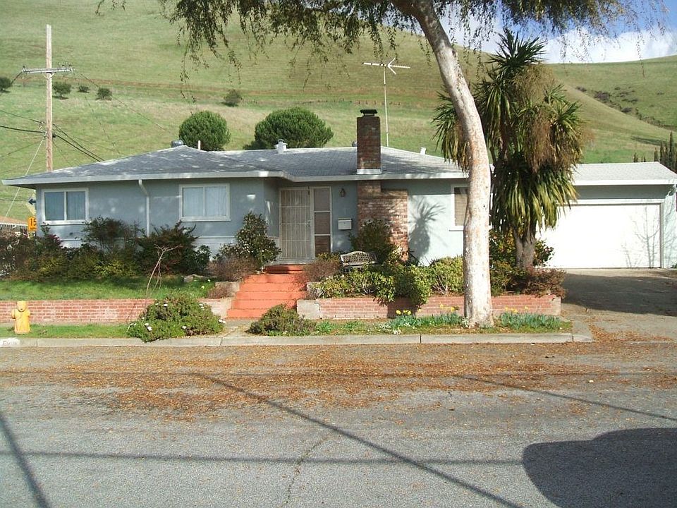 1st image of 32300 Trevor Ave