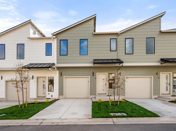 2028 Sunset Dr #6, Medford, OR 97501
