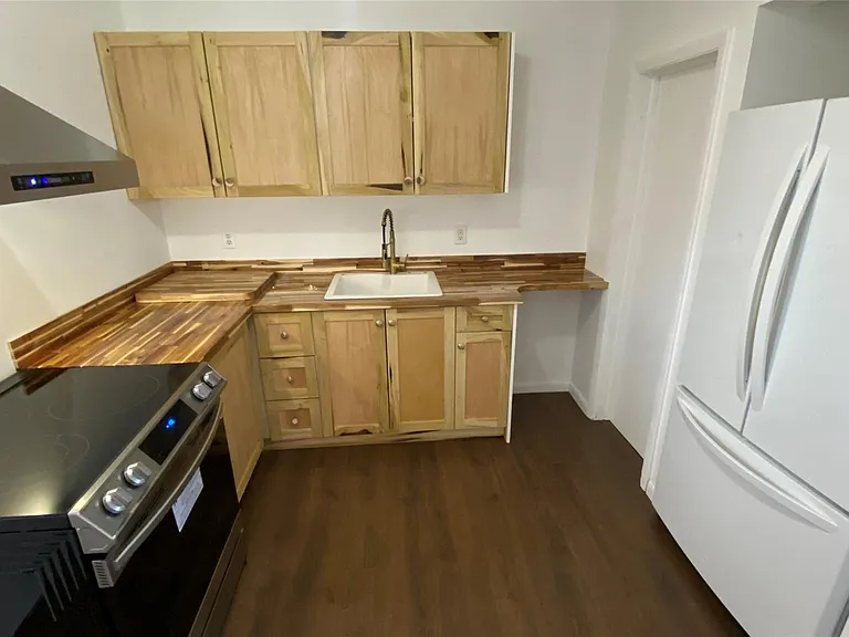 102 Sullivan St #1 — Photo 2