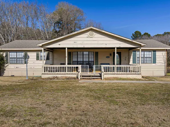 1604 W George Richey Rd, Gladewater, TX 75647