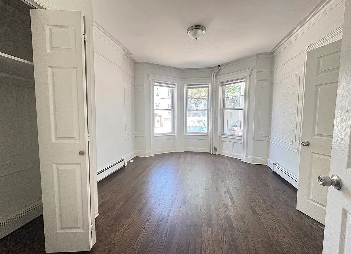 3 bed, $2,600 — Photo 1