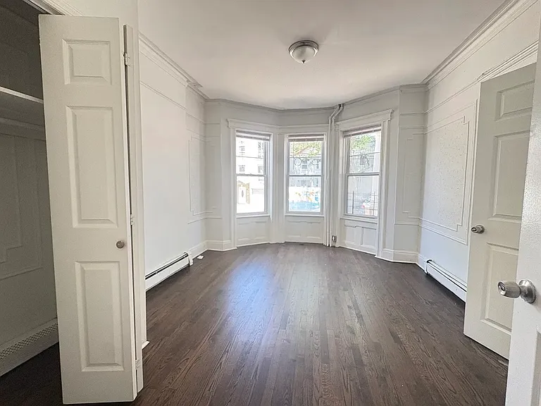 133 Boyd Ave #1B — Photo 1