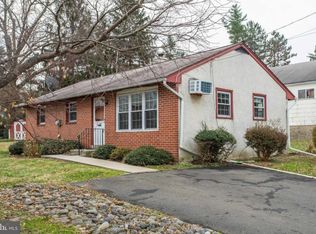 1921 Osbourne Ave, Willow Grove, PA 19090