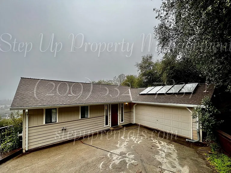 537 E Bald Mountain Rd — Photo 1