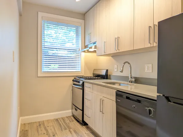 4016 Calvert St NW APT 1, Washington, DC 20007