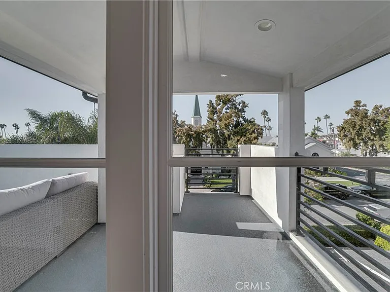 608 Heliotrope Ave — Photo 51