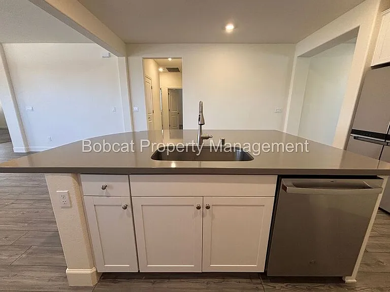 1097 Dapple Dr — Photo 12