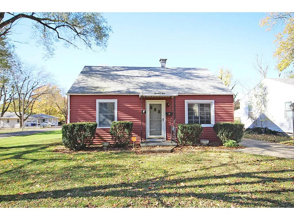 1103 N Oakcrest Ave photo 1