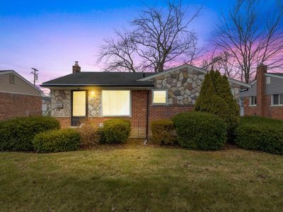 18022 S Wind Dr, Fraser, MI, 48026