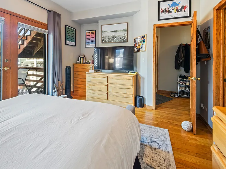 1954 W Diversey Pkwy #3W — Photo 15