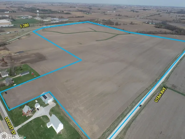 W Locust St, Davenport, IA 52804