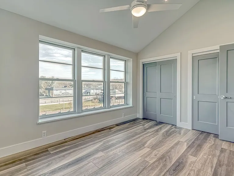 323 Taughannock Blvd — Photo 51