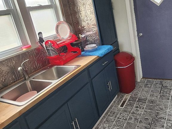 4th image of 606 W Broadway St