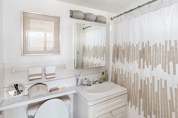 Rented by Douglas Elliman | media 6