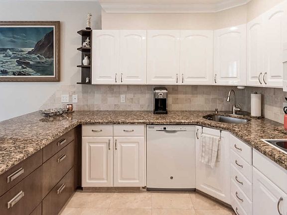 5th image of 235 Sunrise Ave #3106