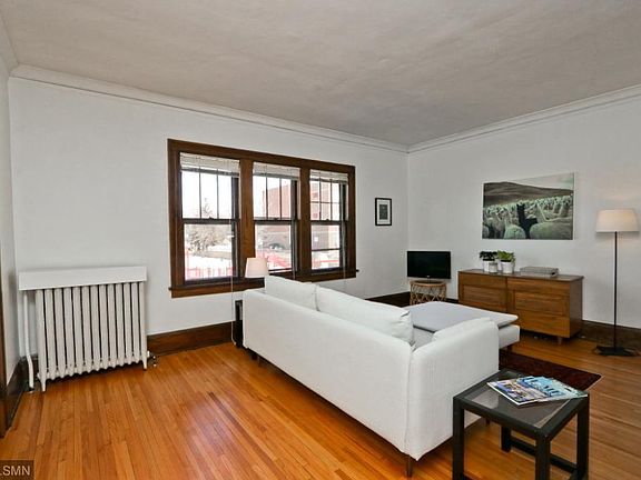 5th image of 2044 Saint Clair Ave #1