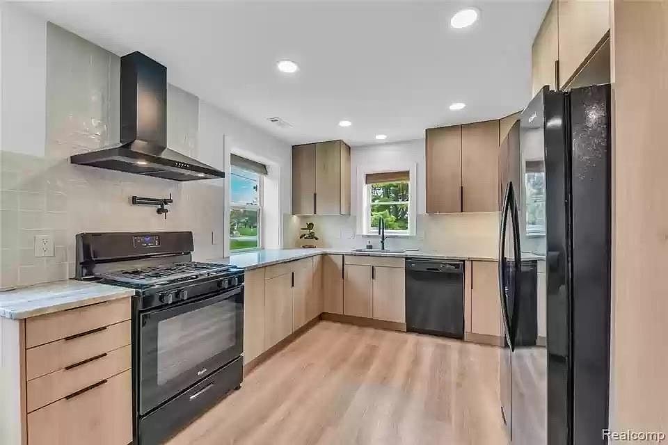 1st image of 1319 W Textile Rd