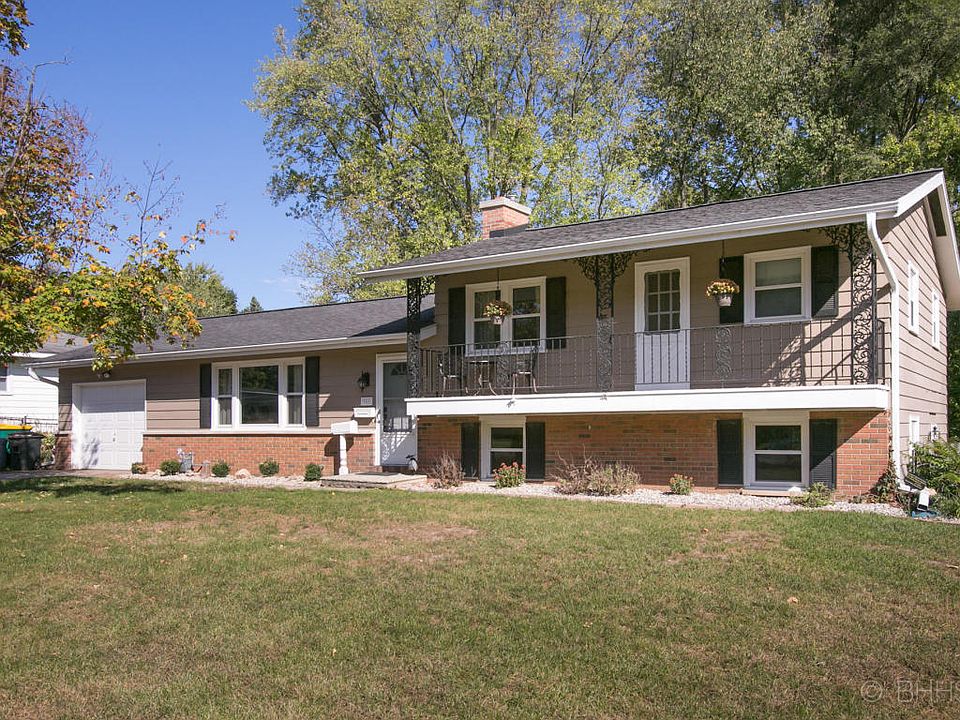 1st image of 981 Meadow Dr