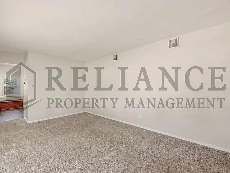 4546 S Osage St — Photo 10
