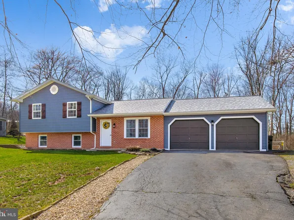 7 Woodland Dr, Stevens, PA 17578