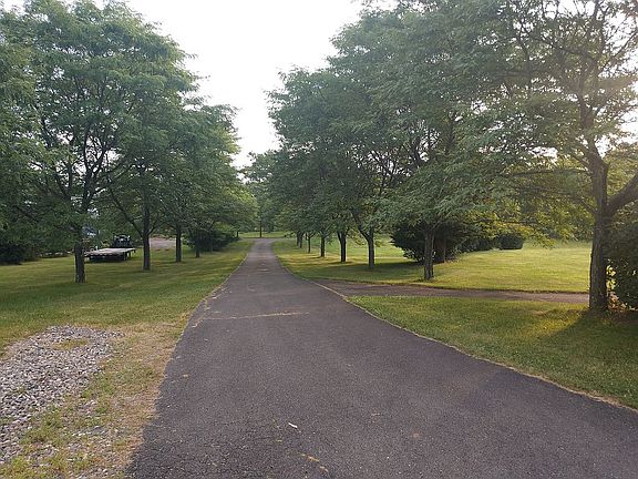Tree-lined private drive 