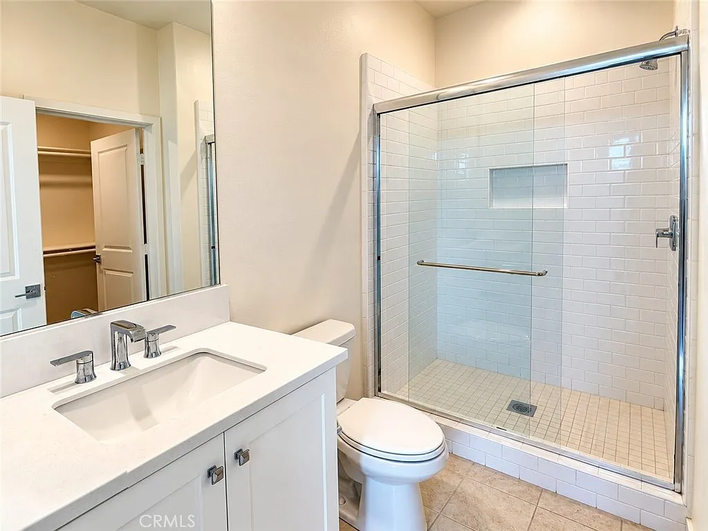 3 bed, 3.5 bath, 2064 sqft, $5,200 — Photo 4